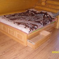 Кровати из массива
